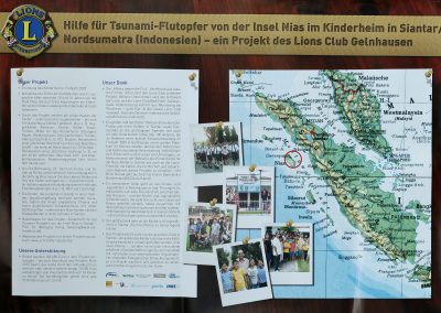 Hilfe für Tsunami-Flutopfer auf der Insel Nias